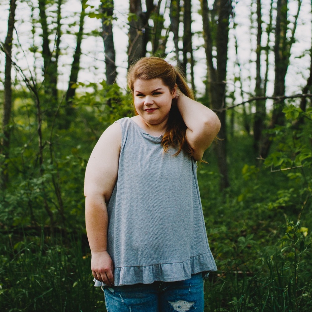 Plus size peek-a-boo lace back top - Picture 3 of 3